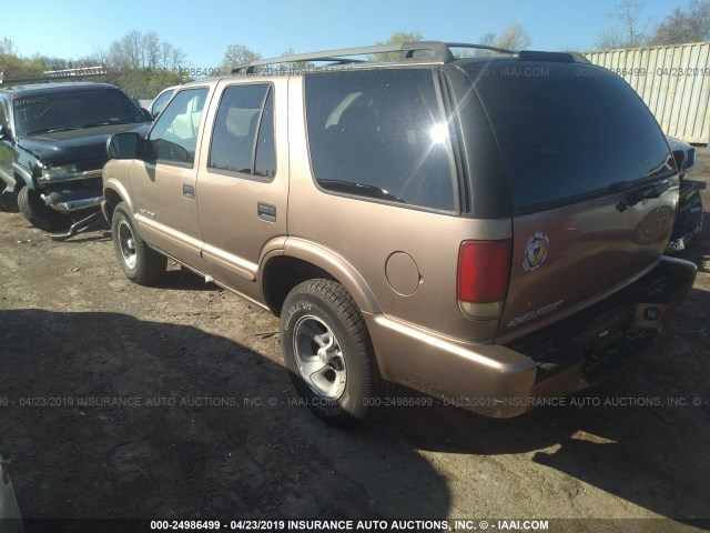 1GNCS13X74K166832 - 2004 CHEVROLET BLAZER BROWN photo 3