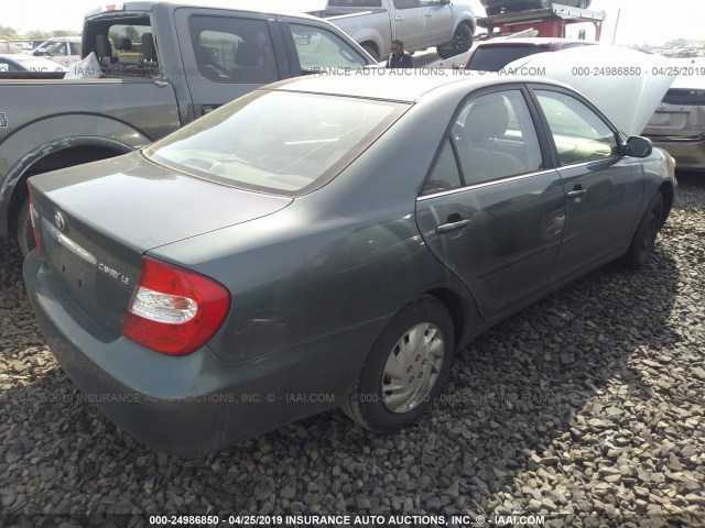 JTDBE32K930159811 - 2003 TOYOTA CAMRY LE/XLE GREEN photo 4