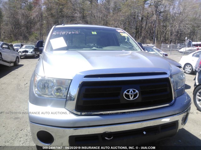 5TFUM5F19AX007430 - 2010 TOYOTA TUNDRA DOUBLE CAB SR5 SILVER photo 6