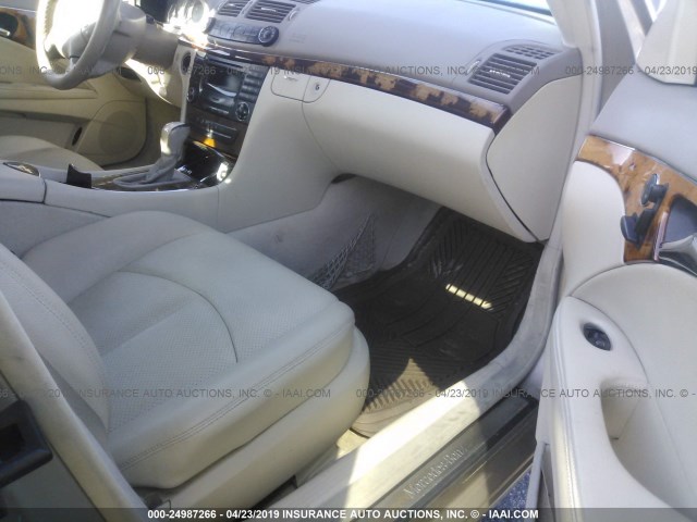 WDBUF65J33A176039 - 2003 MERCEDES-BENZ E 320 BEIGE photo 5