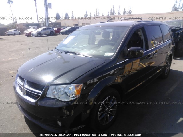 2C4RDGCGXHR695912 - 2017 DODGE GRAND CARAVAN SXT BLACK photo 2