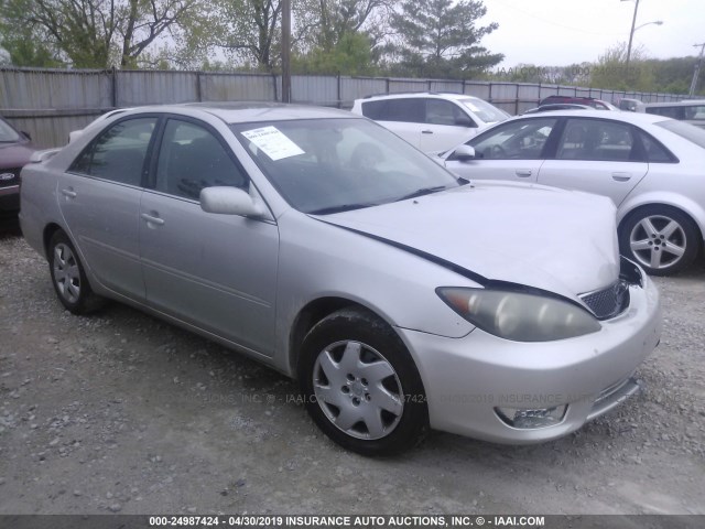 4T1BE32K85U548754 - 2005 TOYOTA CAMRY LE/XLE/SE SILVER photo 1