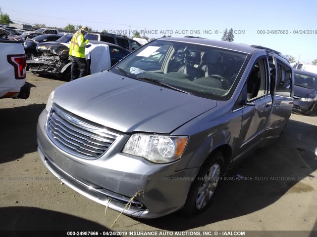 2C4RC1BG2GR214292 - 2016 CHRYSLER TOWN & COUNTRY TOURING SILVER photo 2