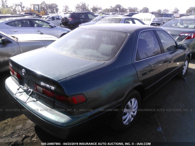 JT2BG22K2W0246466 - 1998 TOYOTA CAMRY CE/LE/XLE GREEN photo 4