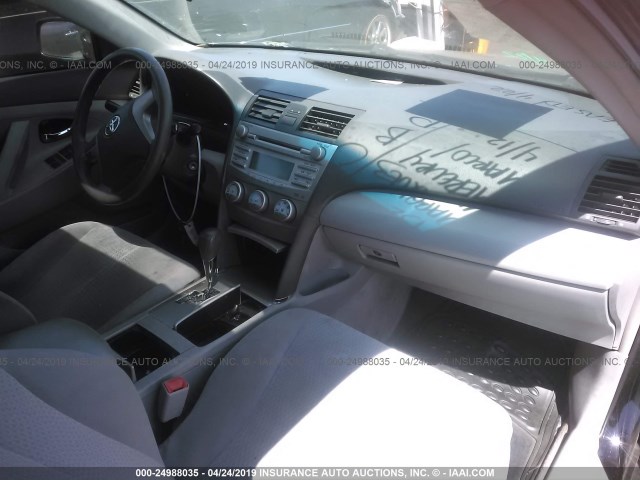 4T1BF3EK9AU071335 - 2010 TOYOTA CAMRY SE/LE/XLE BLACK photo 5
