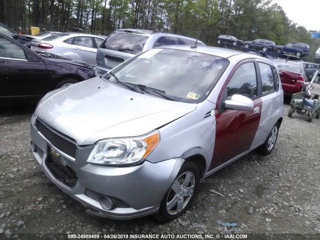 KL1TD6DE6AB100174 - 2010 CHEVROLET AVEO LS/LT SILVER photo 2