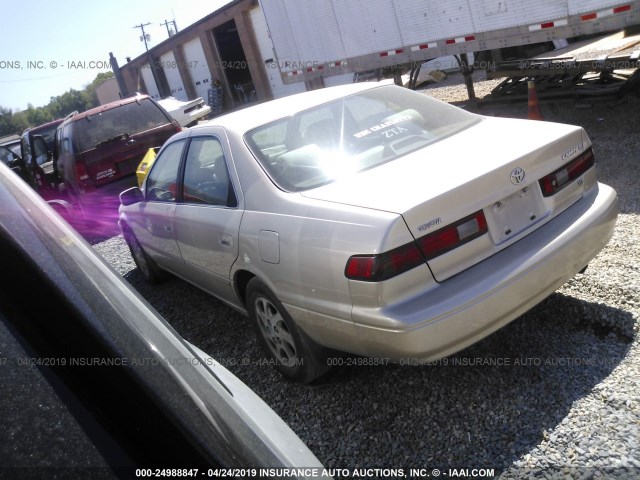 JT2BF22K7X0154161 - 1999 TOYOTA CAMRY LE/XLE GOLD photo 3