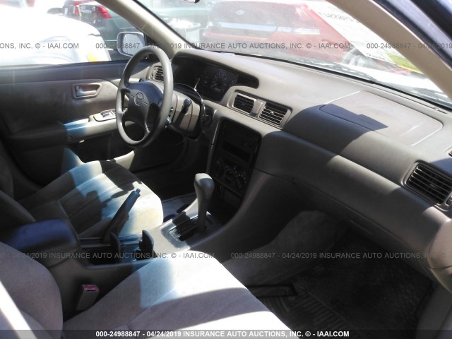 JT2BF22K7X0154161 - 1999 TOYOTA CAMRY LE/XLE GOLD photo 5