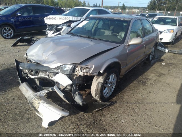 4T1BF28K11U961303 - 2001 TOYOTA CAMRY LE/XLE GOLD photo 2