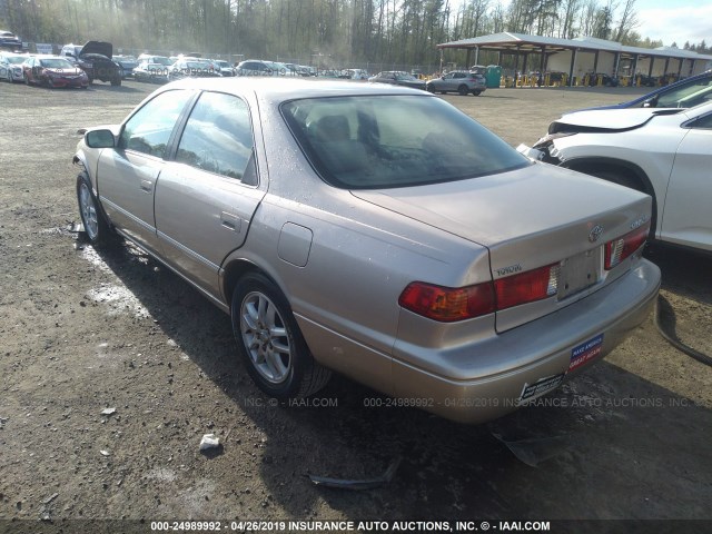 4T1BF28K11U961303 - 2001 TOYOTA CAMRY LE/XLE GOLD photo 3