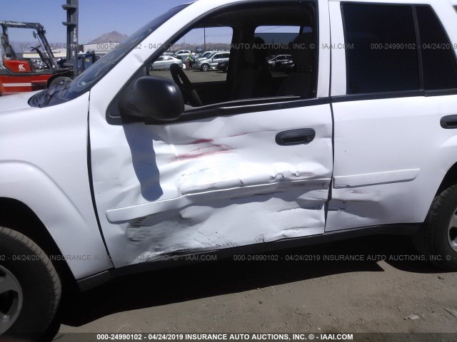 1GNDS13S662156286 - 2006 CHEVROLET TRAILBLAZER LS/LT WHITE photo 6