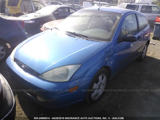 3FAFP31342R167292 - 2002 FORD FOCUS ZX3 BLUE photo 2