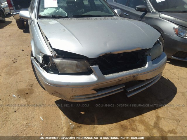 JT2BF28K7Y0249358 - 2000 TOYOTA CAMRY LE/XLE SILVER photo 6