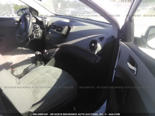 1G1JA5SH0C4188428 - 2012 CHEVROLET SONIC LS WHITE photo 5