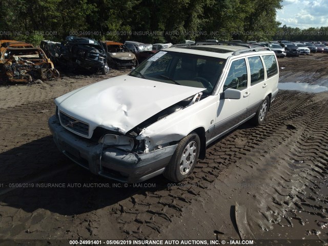 YV1LZ56D5Y2692647 - 2000 VOLVO V70 XC/SE WHITE photo 2