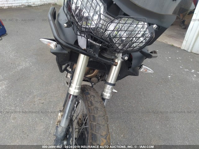 SMTE06BF1BJ497178 - 2011 TRIUMPH MOTORCYCLE TIGER 800XC ABS RED photo 5