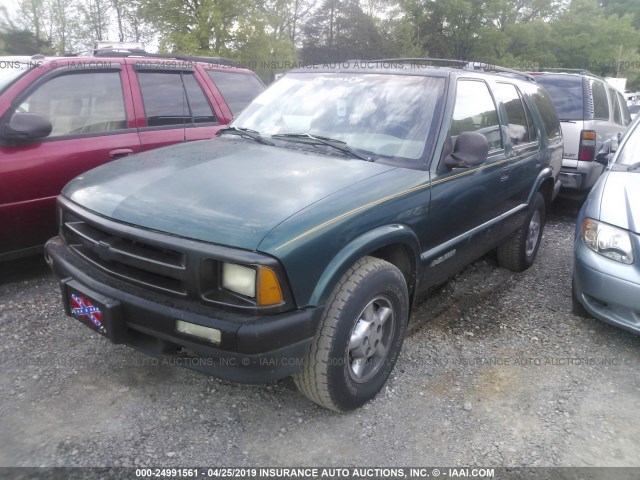 1GNDT13W7T2295905 - 1996 CHEVROLET BLAZER GREEN photo 2