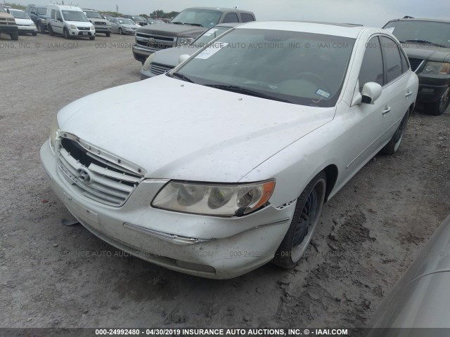 KMHFC46F56A098011 - 2006 HYUNDAI AZERA SE/LIMITED WHITE photo 2