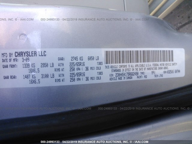 2D8HN54179R662490 - 2009 DODGE GRAND CARAVAN SXT SILVER photo 9