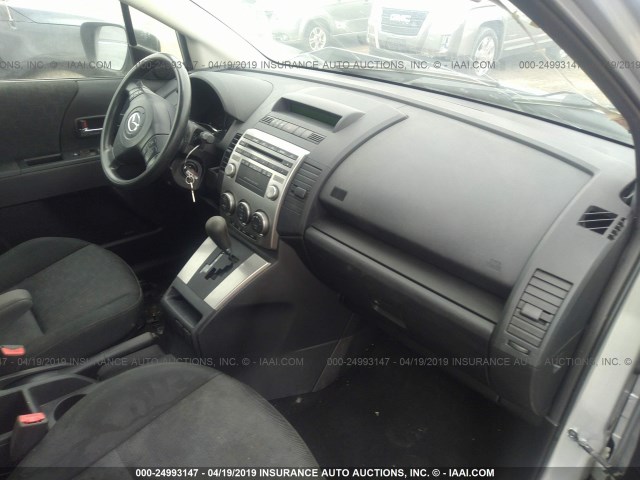 JM1CR29L280315230 - 2008 MAZDA 5 SILVER photo 5