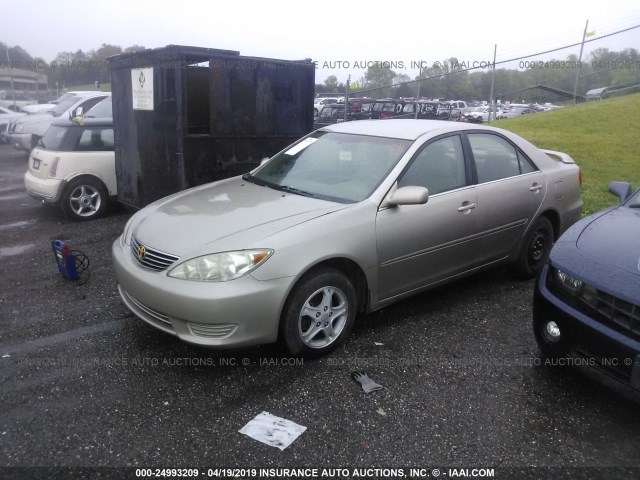 4T1BE32K83U647409 - 2003 TOYOTA CAMRY LE/XLE/SE BEIGE photo 2