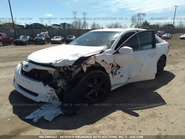4T1BE46KX8U756462 - 2008 TOYOTA CAMRY CE/LE/XLE/SE WHITE photo 2