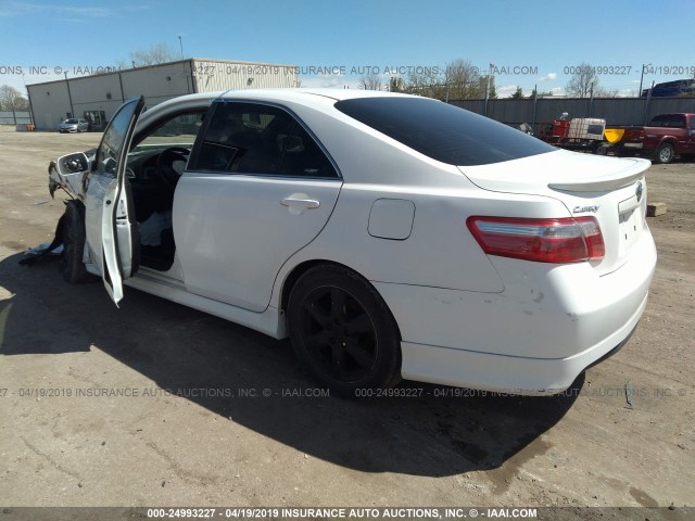 4T1BE46KX8U756462 - 2008 TOYOTA CAMRY CE/LE/XLE/SE WHITE photo 3