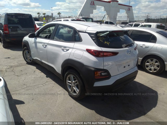 KM8K12AAXKU256596 - 2019 HYUNDAI KONA SE WHITE photo 3