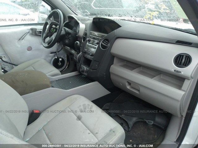 5FNYF4H38FB059217 - 2015 HONDA PILOT SE WHITE photo 5