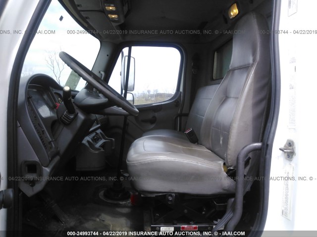 1FVACXDC76HW09657 - 2006 FREIGHTLINER M2 106 MEDIUM DUTY WHITE photo 7