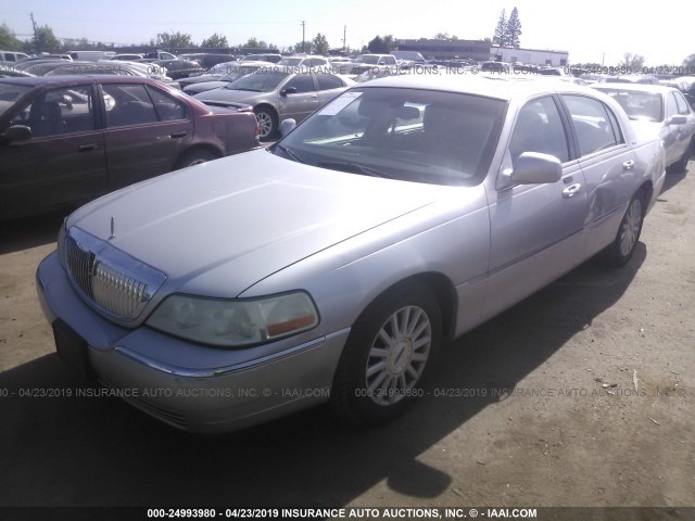 1LNHM81W03Y648173 - 2003 LINCOLN TOWN CAR EXECUTIVE SILVER photo 2