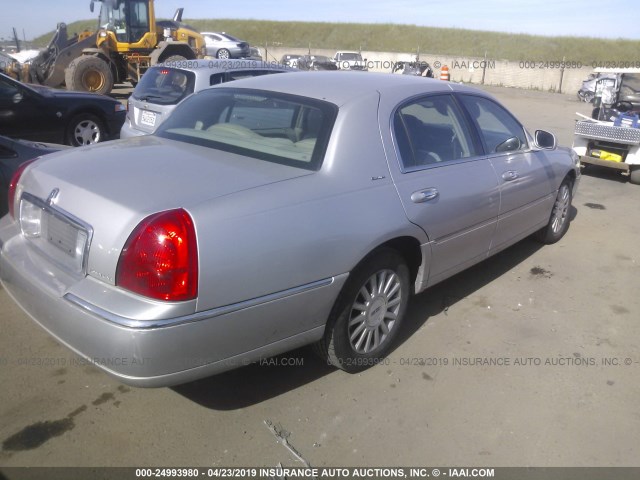 1LNHM81W03Y648173 - 2003 LINCOLN TOWN CAR EXECUTIVE SILVER photo 4