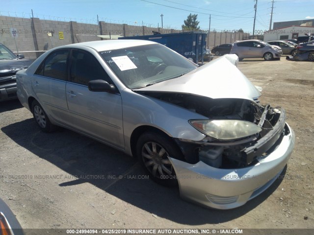 4T1BE32K05U965995 - 2005 TOYOTA CAMRY LE/XLE/SE SILVER photo 1