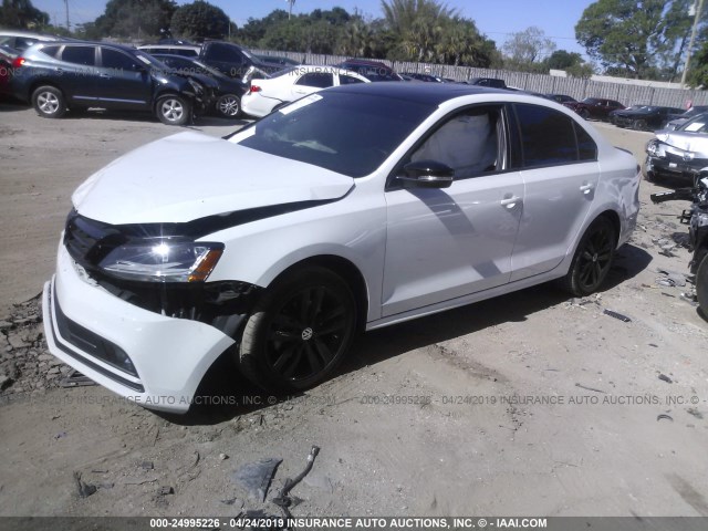 3VWD17AJXJM252719 - 2018 VOLKSWAGEN JETTA SPORT WHITE photo 2