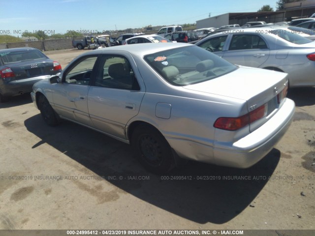 JT2BG22K6Y0527883 - 2000 TOYOTA CAMRY CE/LE/XLE 银色 照片 3