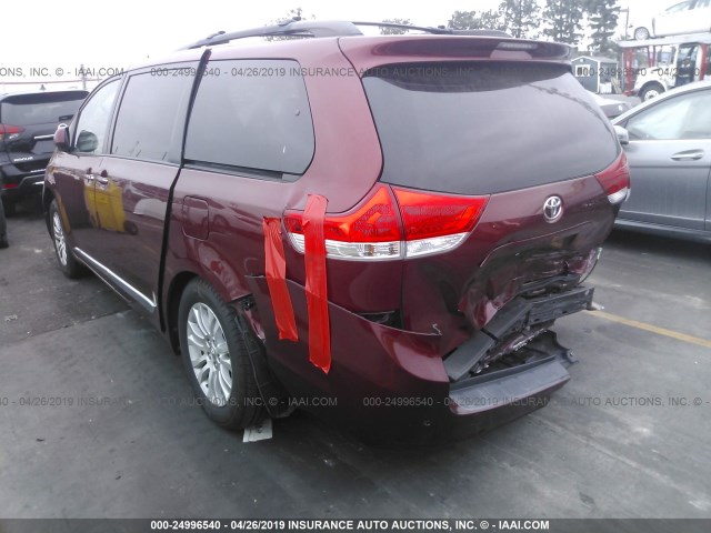 5TDYK3DC5DS303118 - 2013 TOYOTA SIENNA XLE/LIMITED RED photo 3