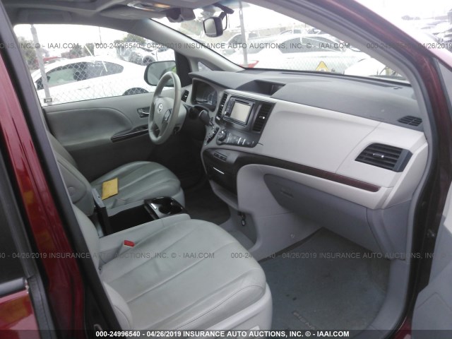 5TDYK3DC5DS303118 - 2013 TOYOTA SIENNA XLE/LIMITED RED photo 5