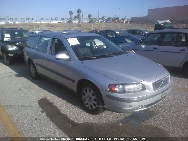 YV1SW61R322235257 - 2002 VOLVO V70 SILVER photo 1