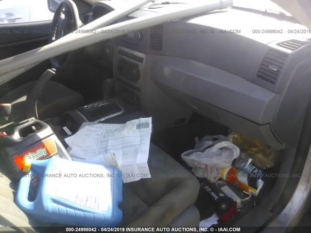 1J4GS48K26C136167 - 2006 JEEP GRAND CHEROKEE LAREDO/COLUMBIA/FREEDOM 银色 照片 5