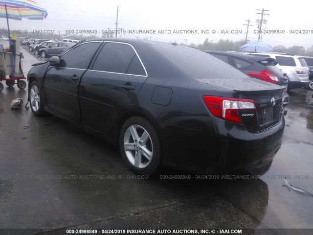 4T1BF1FK3CU533071 - 2012 TOYOTA CAMRY SE/LE/XLE BLACK photo 3