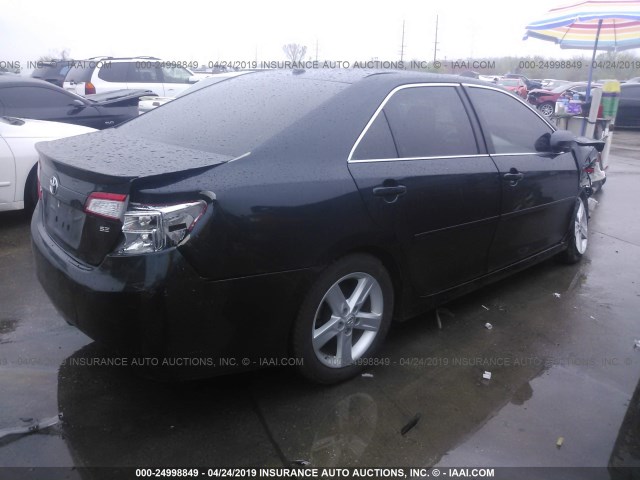 4T1BF1FK3CU533071 - 2012 TOYOTA CAMRY SE/LE/XLE BLACK photo 4