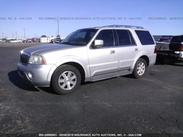 5LMFU28R04LJ19063 - 2004 LINCOLN NAVIGATOR 银色 照片 2