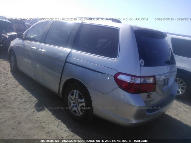 5FNRL38735B075673 - 2005 HONDA ODYSSEY EXL SILVER photo 3