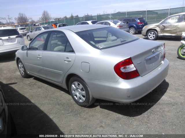 4T1BE32K83U728099 - 2003 TOYOTA CAMRY LE/XLE/SE SILVER photo 3