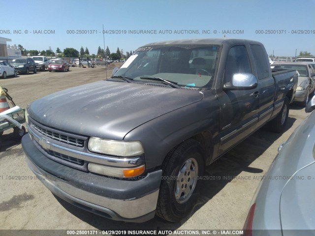 2GCEC19T2Y1179108 - 2000 CHEVROLET SILVERADO C1500 GRAY photo 2