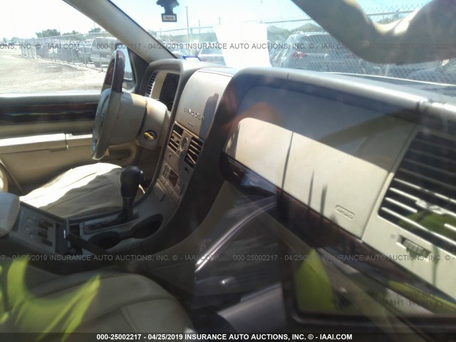 5LMEU68H94ZJ39691 - 2004 LINCOLN AVIATOR 白色 照片 5