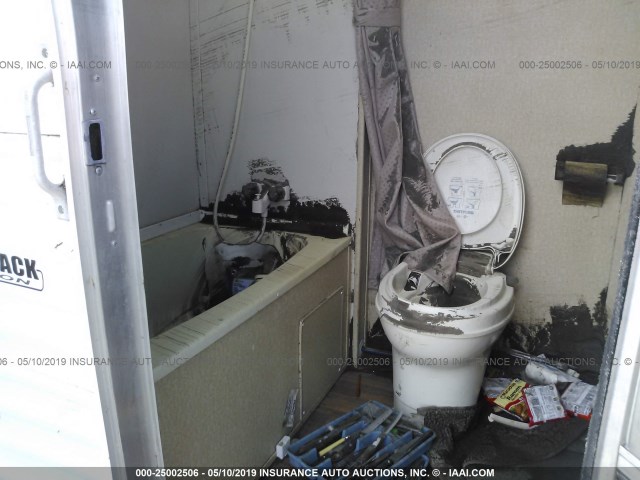 4X4TWDD21BR340619 - 2011 FOREST RIVER OTHER  白色 照片 8