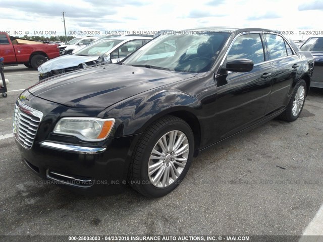 2C3CCARG8EH376933 - 2014 CHRYSLER 300 BLACK photo 2