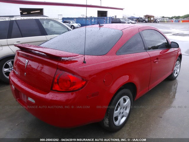 1G2AL18H397137907 - 2009 PONTIAC G5 RED photo 4