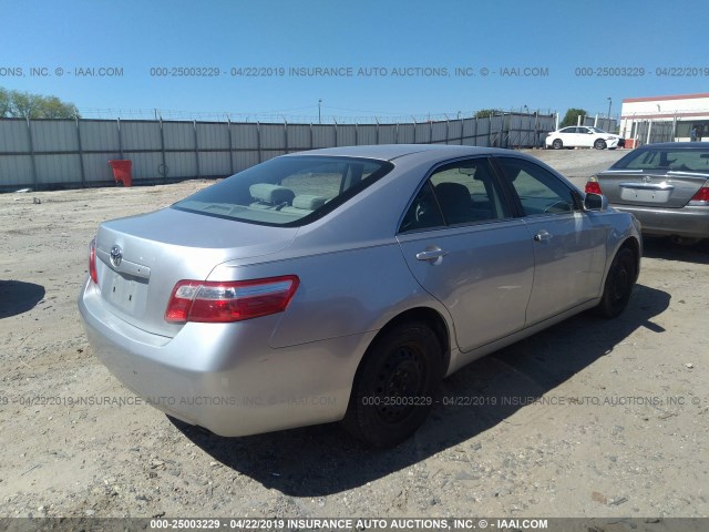 4T1BE46K09U918567 - 2009 TOYOTA CAMRY SE/LE/XLE SILVER photo 4
